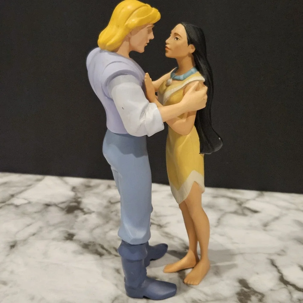 Vintage Disney Pocahontas Figurines Set Of 2 John Smith‎ Meeko Flit